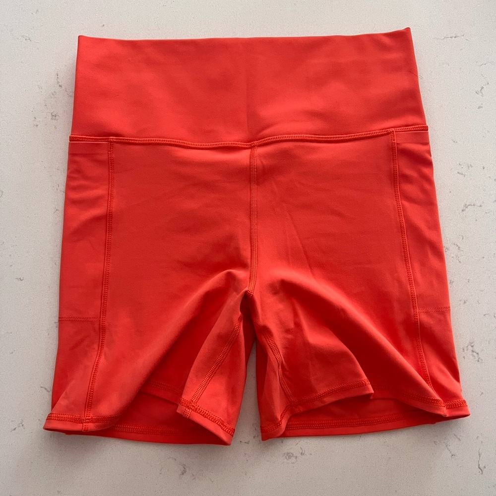 Vuori Studio Pocket Short